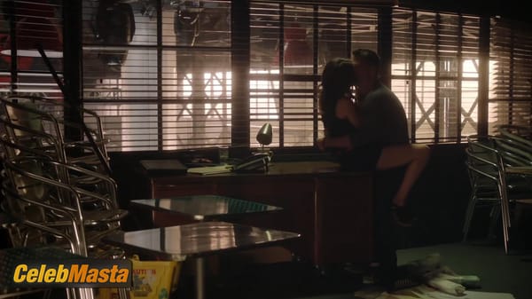 Willa Holland Photo Collection from Arrow photo 25