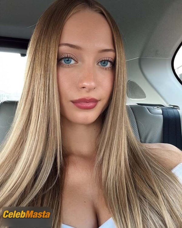 Sophia Diamond Photo Gallery: Sizzling Photos Showing Off Her Fit Figure And Hot photo 24