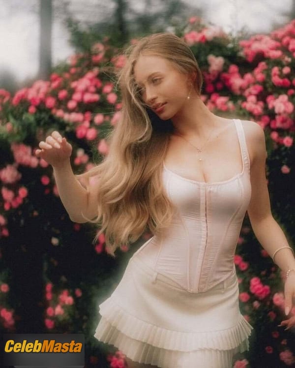 Sophia Diamond Photo Gallery: Sizzling Photos Showing Off Her Fit Figure And Hot photo 40