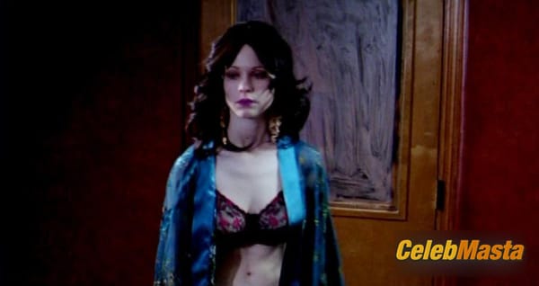 Photo Gallery: Thora Birch in Affairs of State photo 7