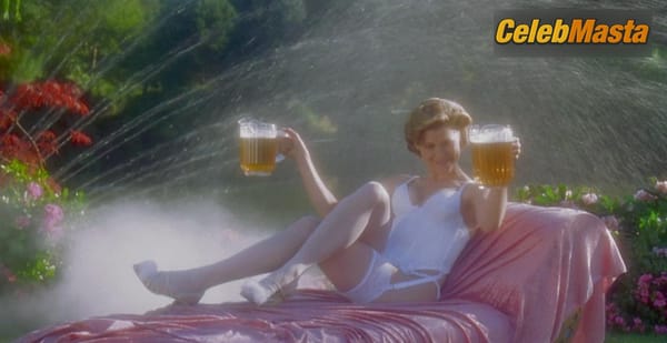 Julie Bowen Photo Collection from Happy Gilmore photo 6