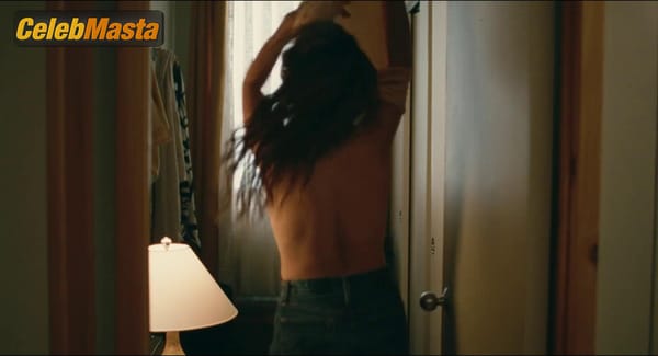 Adria Arjona Scene Photos Gallery from Splitsville photo 12