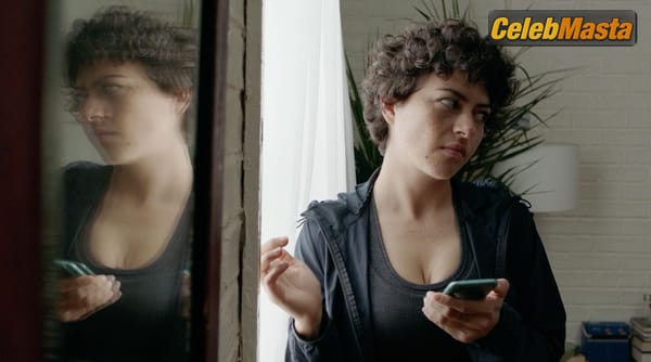 Alia Shawkat Photo Gallery from Search Party photo 15