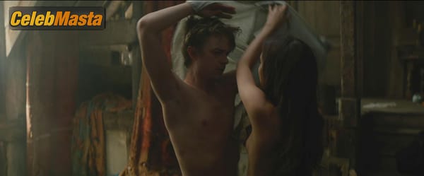 Photo Gallery: Alicia Vikander in Tulip Fever photo 9