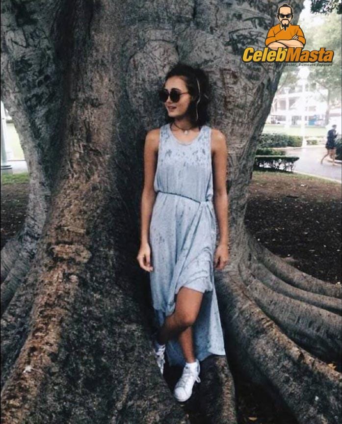 Ella Purnell Photo Collection photo 2