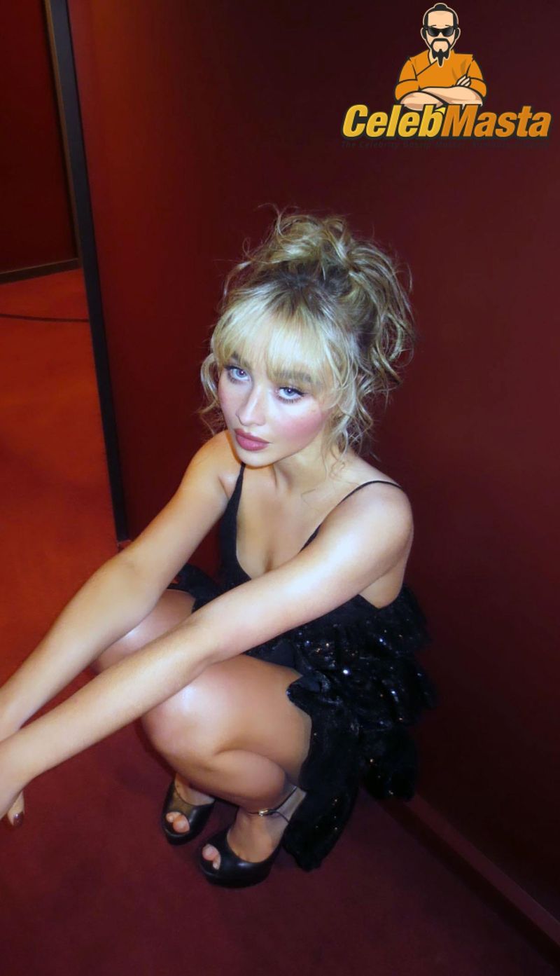 Sabrina Carpenter Photo Set photo 2