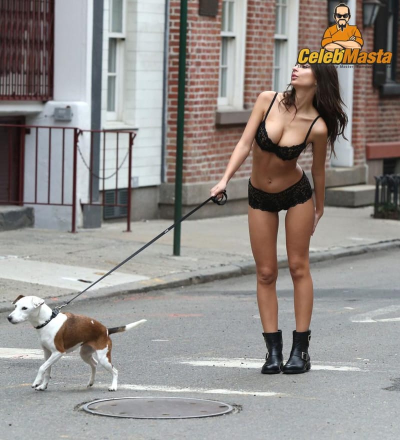Photo Gallery: Emily Ratajkowski photo 2