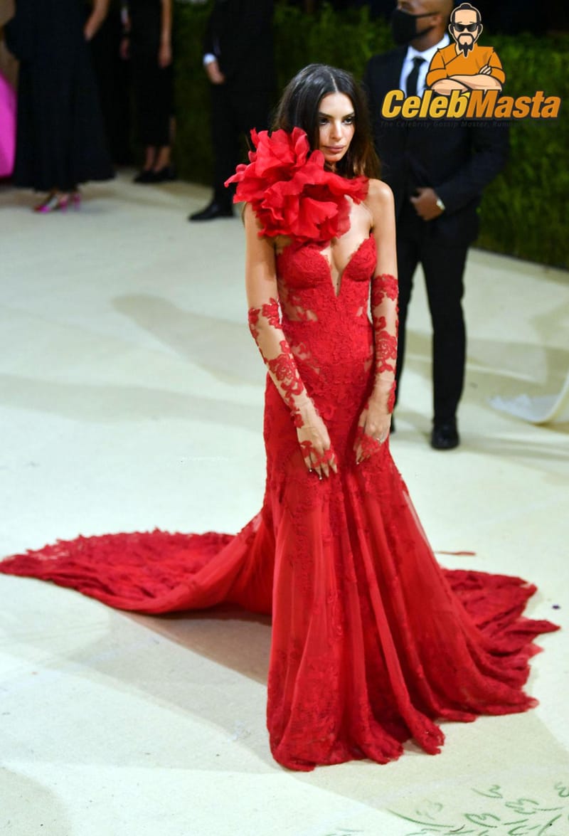 Emily Ratajkowski Pics Gallery photo 3