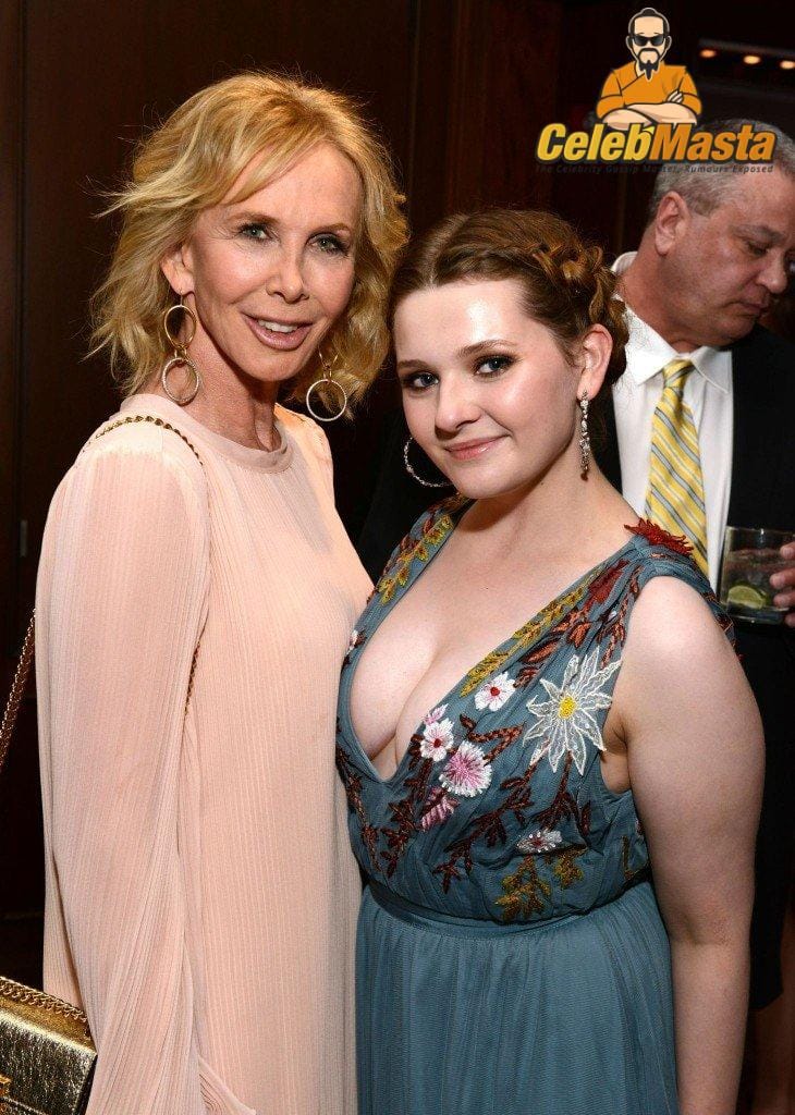 Abigail Breslin Pics Gallery photo 2
