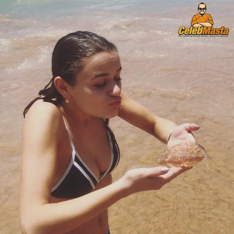 Joey King Pics Gallery photo 2