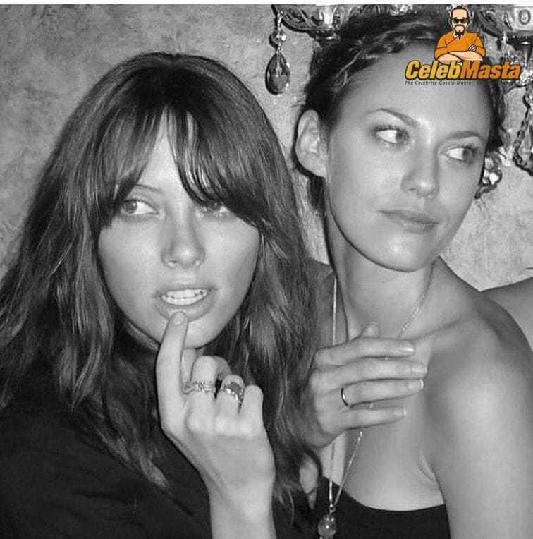 April Bowlby Photo Set photo 2