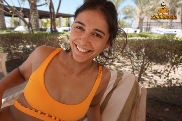 Naomi Scott Photo Gallery photo 2