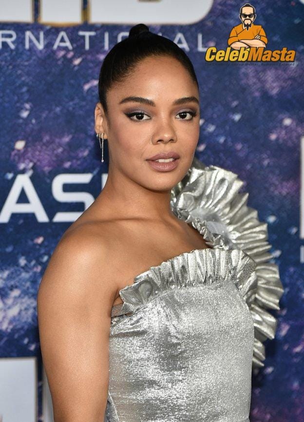 Gorgeous Tessa Thompson Red Carpet Dress Without Any Nipple-Slips Photos photo 1
