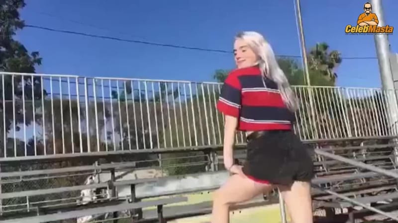Billie Eilish Photo Gallery photo 3