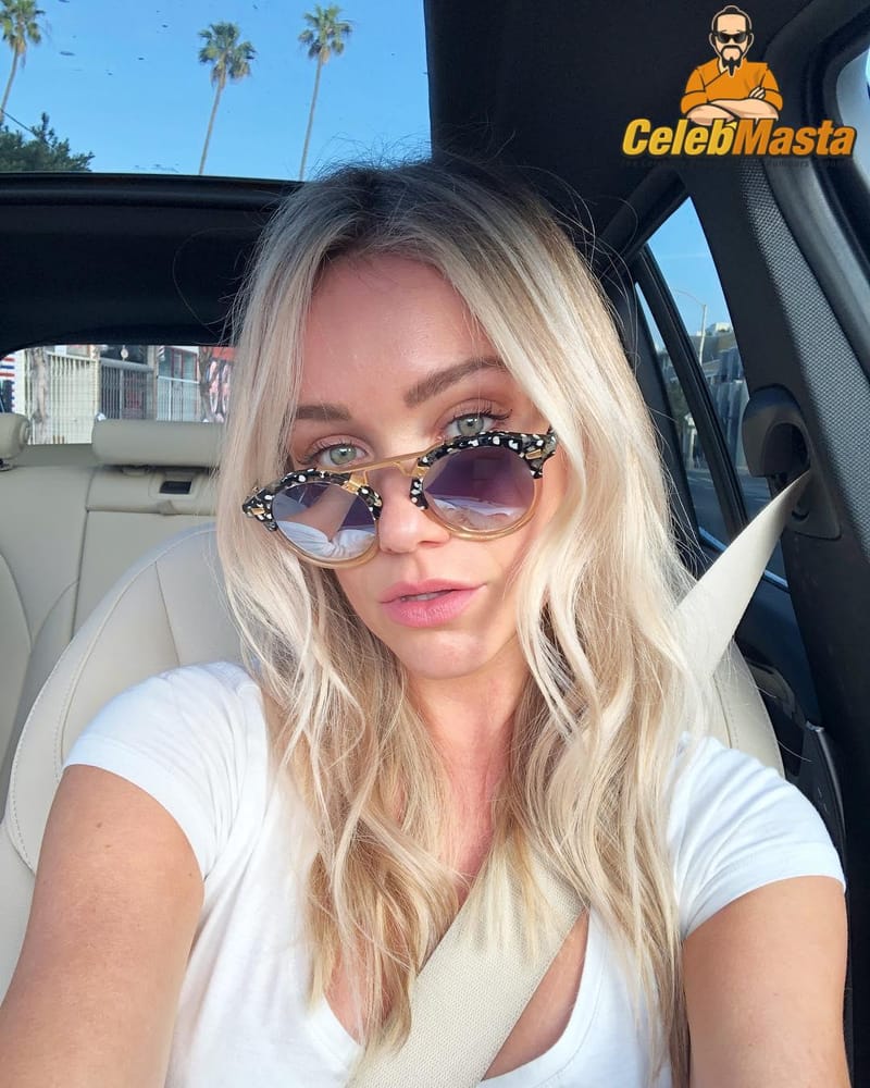 Katrina Bowden Pics Collection photo 2