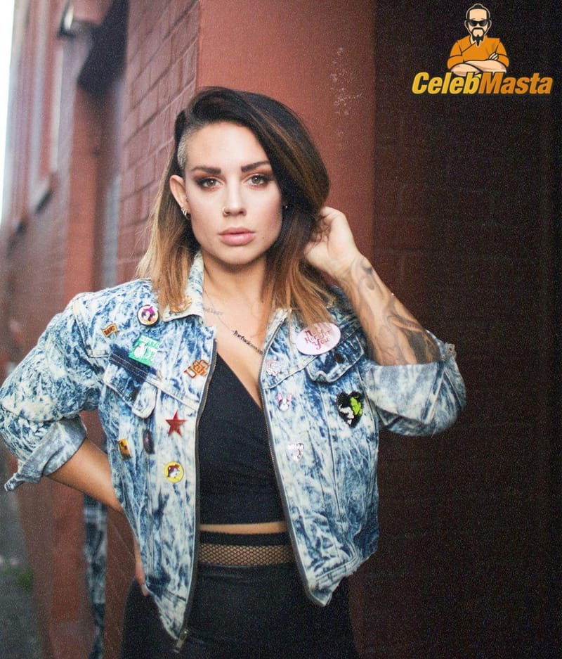 Kaitlyn (WWE) Photo Gallery photo 3