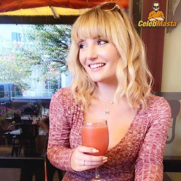 Christina Robinson Photo Gallery photo 4