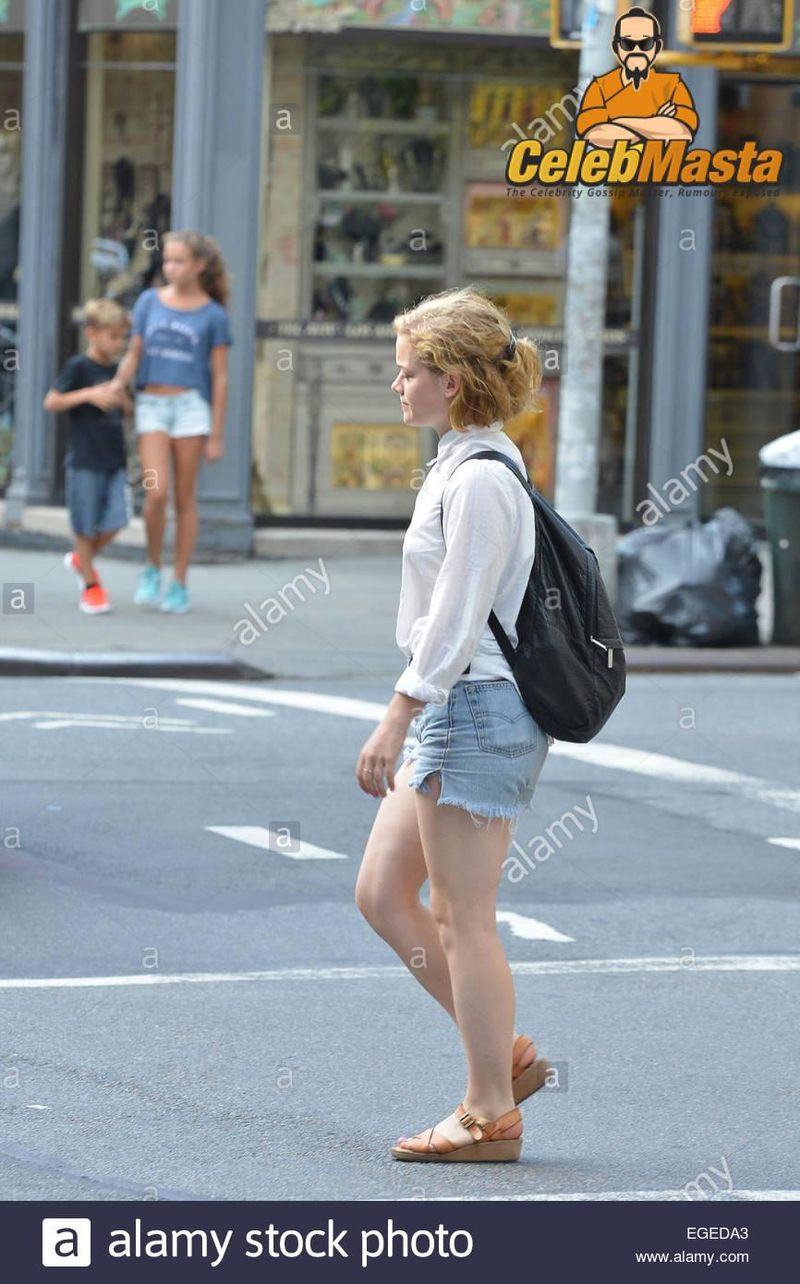 Jane Levy Pics Collection photo 2