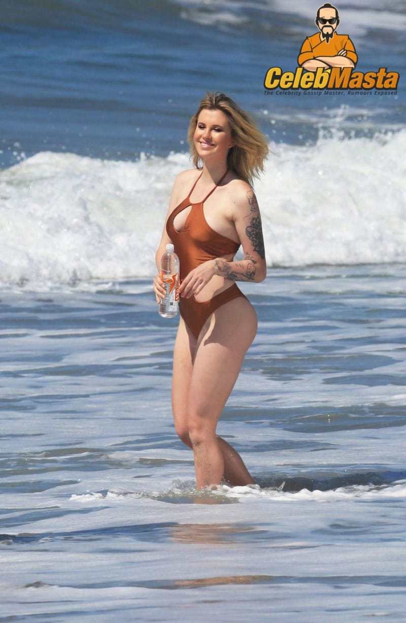 Ireland Baldwin Photo Gallery photo 3
