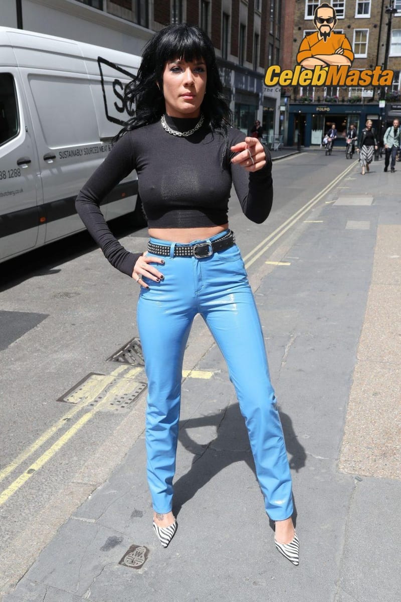 Photo Gallery: Halsey photo 1