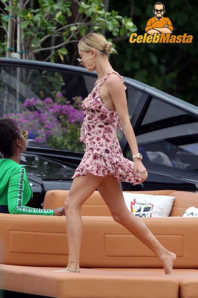 Hailey Baldwin Pics Collection photo 3