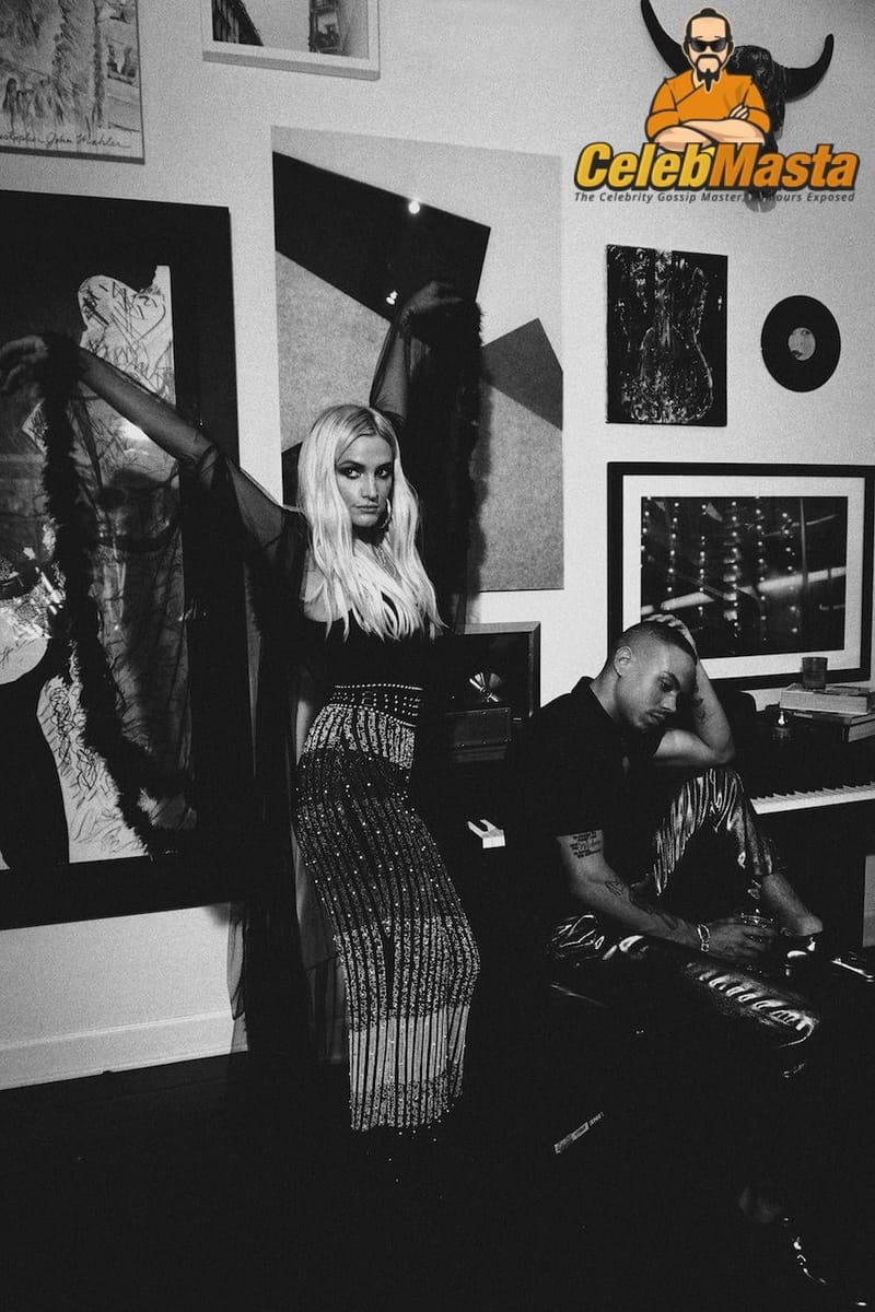 Ashlee Simpson Photo Collection photo 1