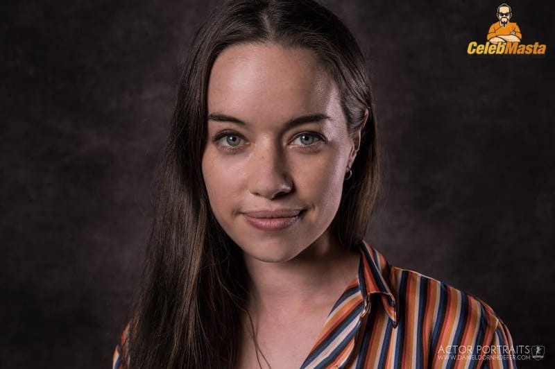 Anna Popplewell Photo Gallery photo 3