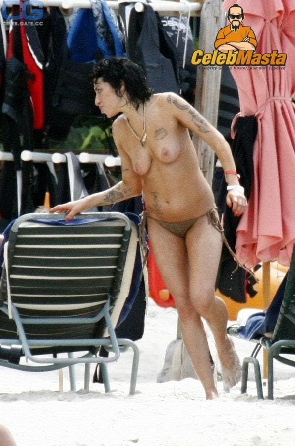 Amy Winehouse Photo Set photo 2
