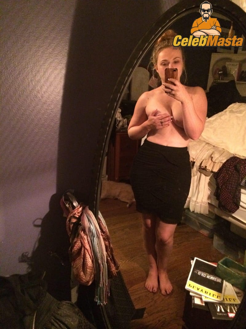 Amanda Fuller Photo Gallery photo 3