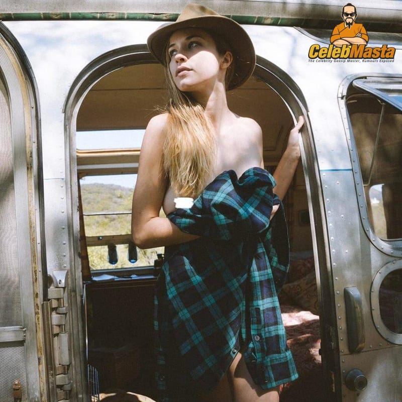 Alexis Knapp Photo Collection photo 2