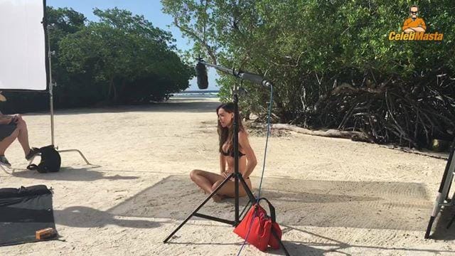 Alexis Ren Photo Gallery photo 1