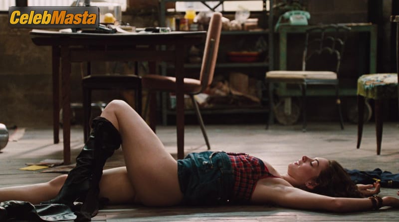 Anne Hathaway Photo Gallery from Love And Other Drugs photo 4