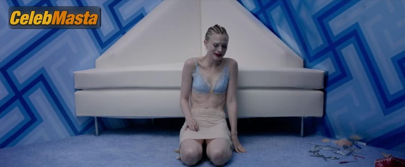 Bella Heathcote Photo Set from The Neon Demon photo 2