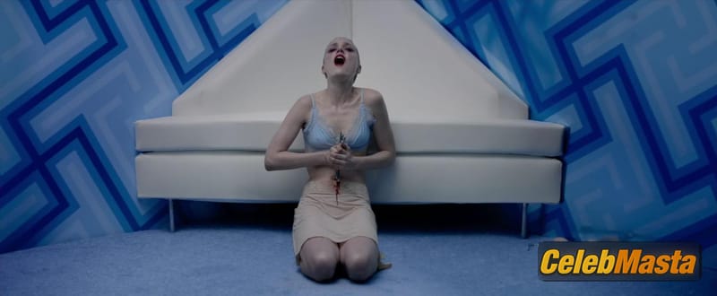 Bella Heathcote Photo Set from The Neon Demon photo 3