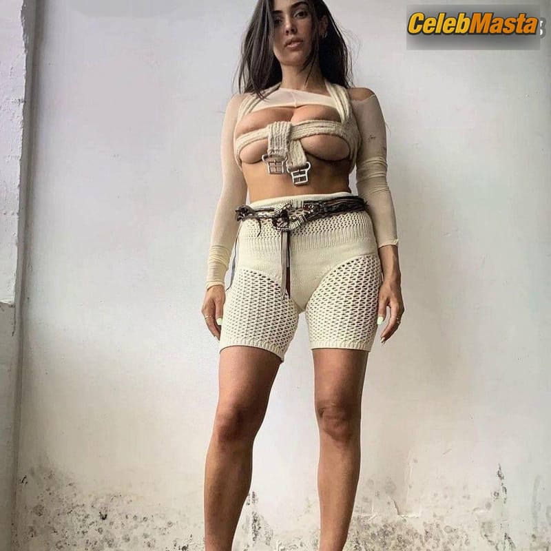 Bianca Censori Pics: Sexy Photoshoot For Yeezy Collection photo 2
