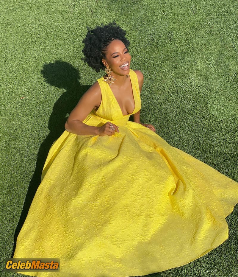 Photo Gallery: Brandee Evans Sexy Shows Her Red Carpet Look For The 32nd Annual Glaad photo 2