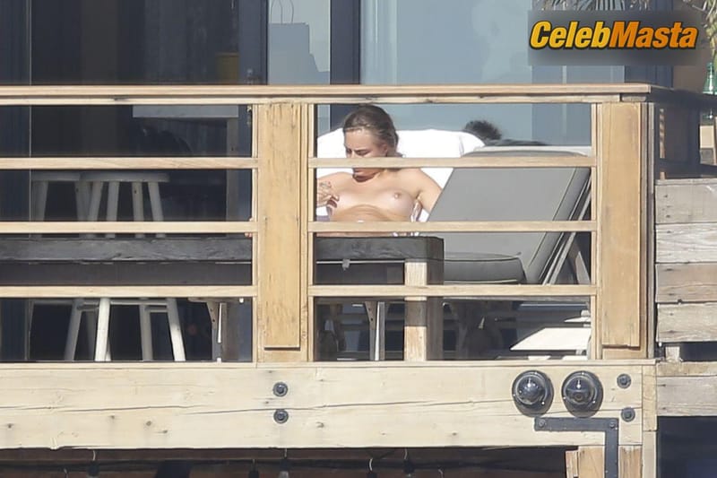 Cara Delevingne Photos from Beach Babes photo 3