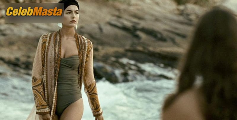Camilla Belle Photo Gallery from Adrift photo 4