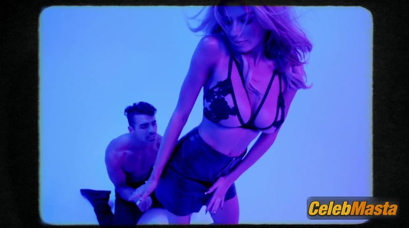 Charlotte McKinney Photo Gallery from Body Moves photo 2