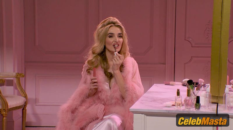 Chloe Fineman Photo Collection from Saturday Night Live photo 4