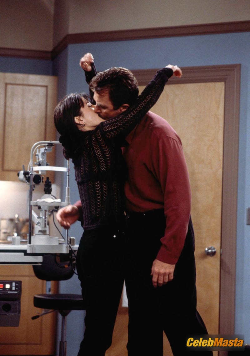 Courteney Cox Photo Gallery from Friends photo 2