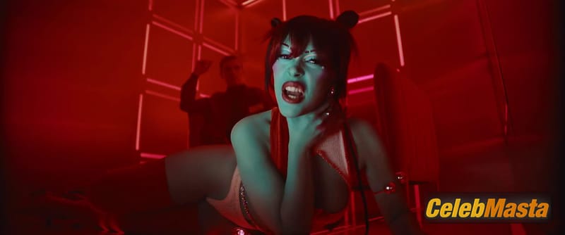 Photo Gallery: Doja Cat in Need To Know photo 1