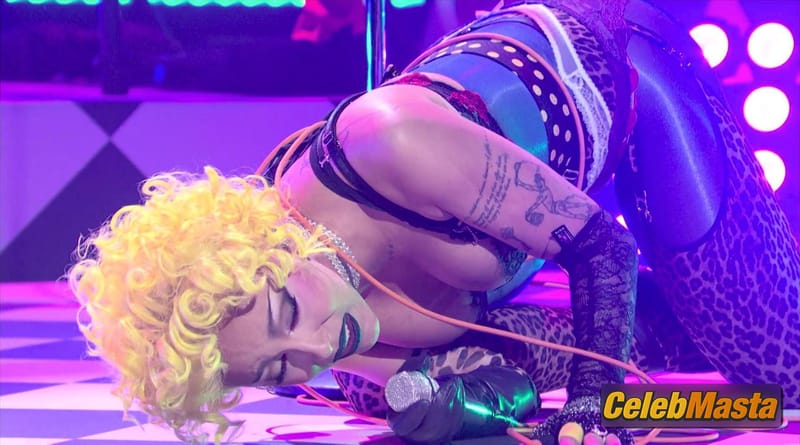 Doja Cat Photo Collection from Saturday Night Live photo 2