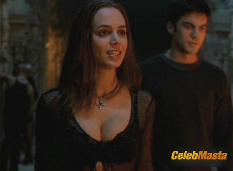 Eliza Dushku Scene Photos Gallery from Soul Survivors photo 2