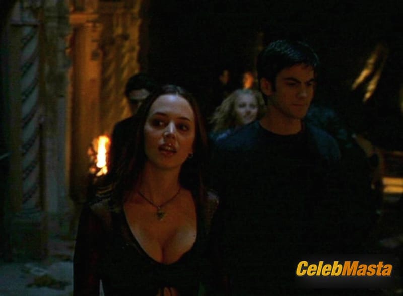 Eliza Dushku Scene Photos Gallery from Soul Survivors photo 4