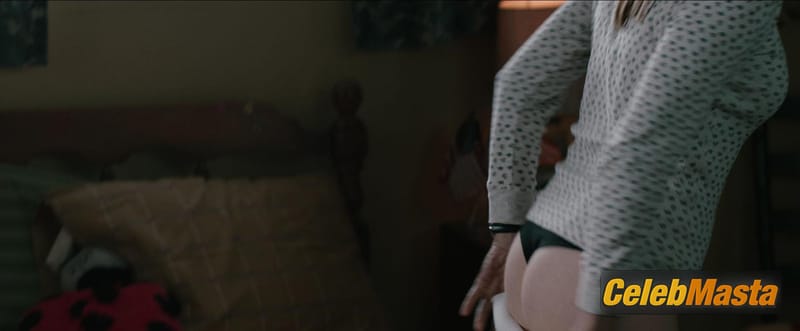 Elizabeth Olsen Photo Set from Wind River photo 1