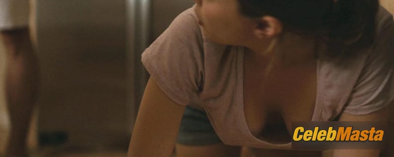Elizabeth Olsen Photo Gallery from Martha Marcy May Marlene photo 4