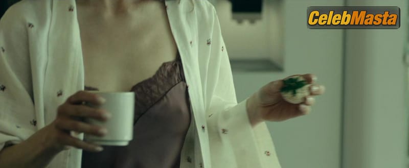Emilia Clarke Photo Collection from The Pod Generation photo 3