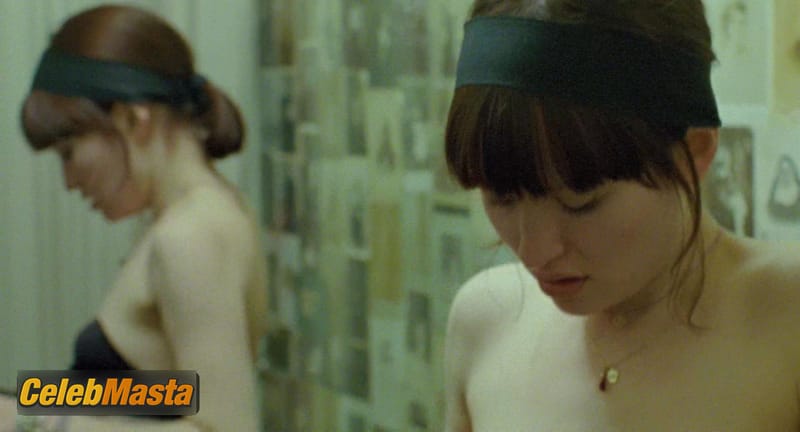Emily Browning Photo Gallery from God Help The Girl photo 2