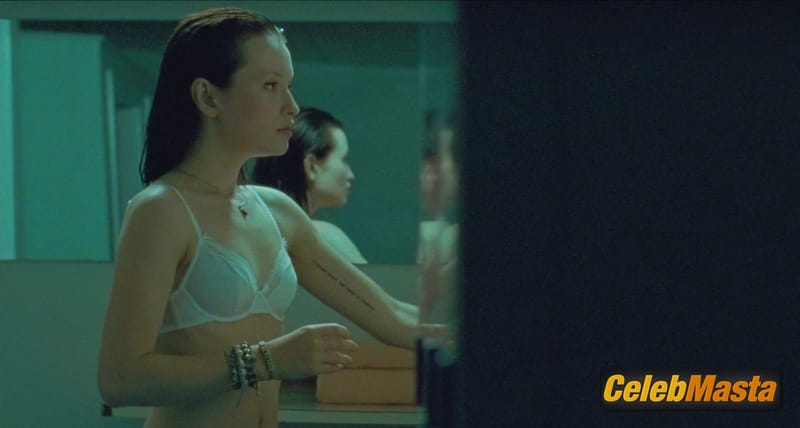 Emily Browning Photo Gallery from God Help The Girl photo 4